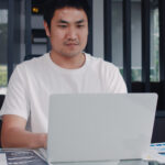 Эффект стриминга: почему миллениалы выбирают прямую трансляцию вместо классического оффлайн просмотра 